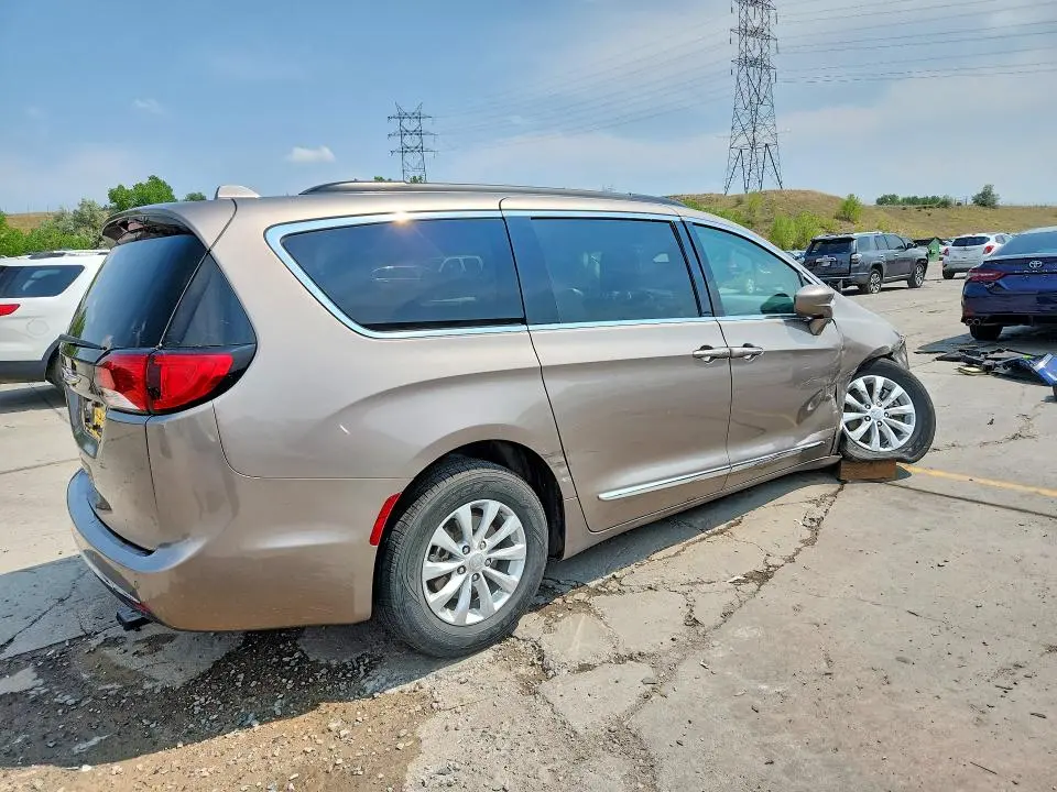 2017 CHRYSLER PACIFICA TOURING L  