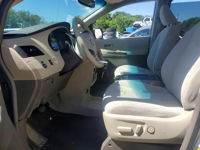 2011 TOYOTA SIENNA LE  