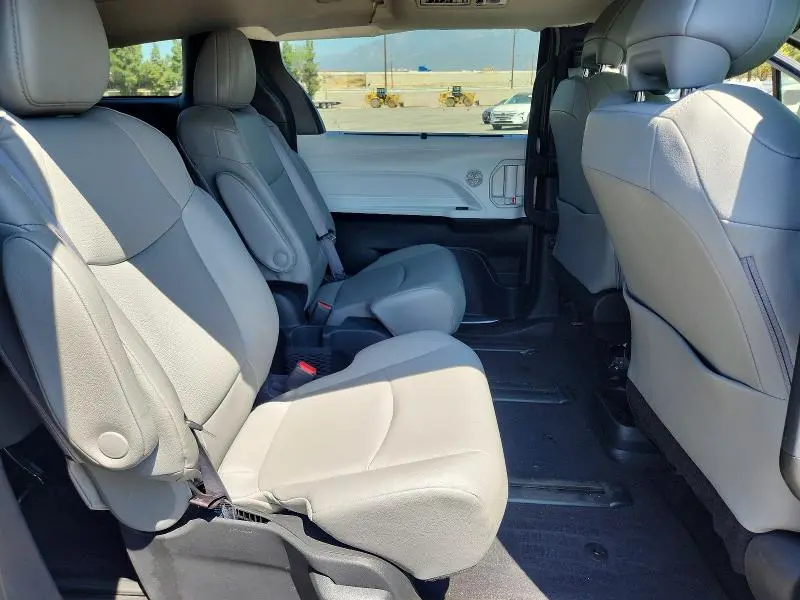 2025 TOYOTA SIENNA XLE 7-PASSENGER  