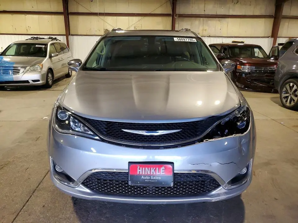 2018 CHRYSLER PACIFICA LIMITED  