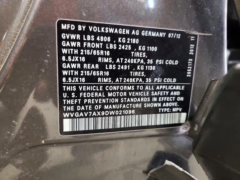 2013 VOLKSWAGEN TIGUAN S  
