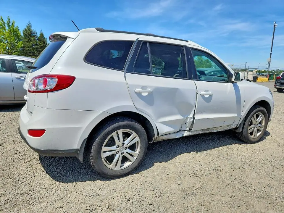 2012 HYUNDAI SANTA FE SE  