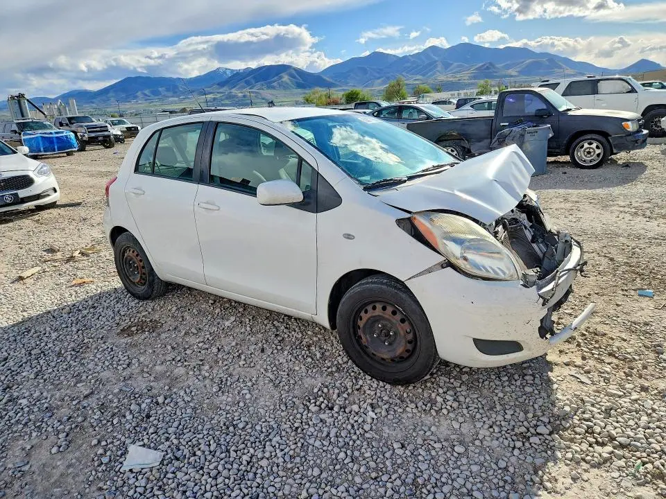 2010 TOYOTA YARIS BASE  