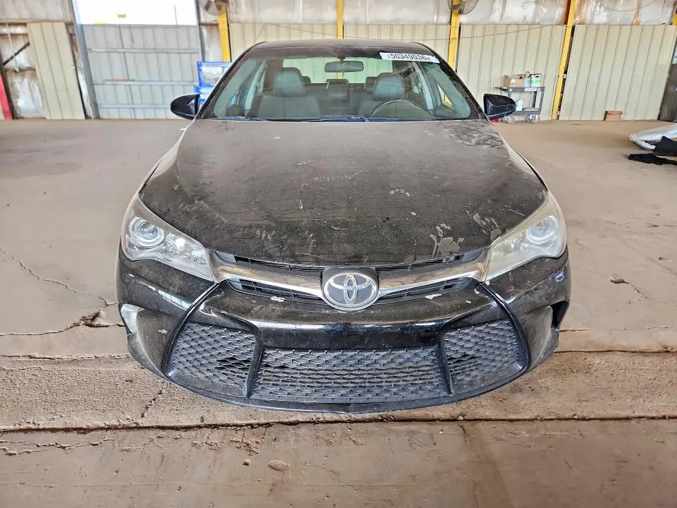 2016 TOYOTA CAMRY SE  