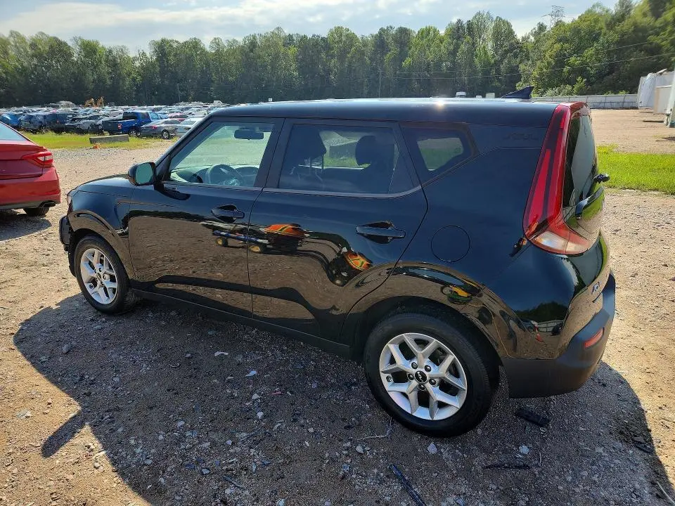 2022 KIA SOUL LX  