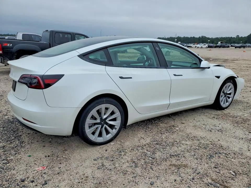 2023 TESLA 3   