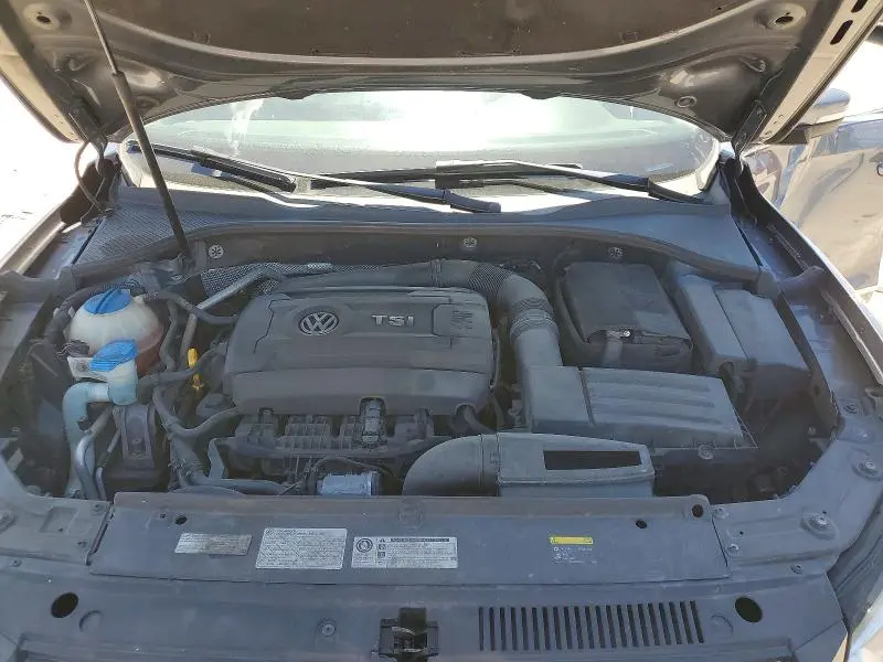 2015 VOLKSWAGEN PASSAT SE  
