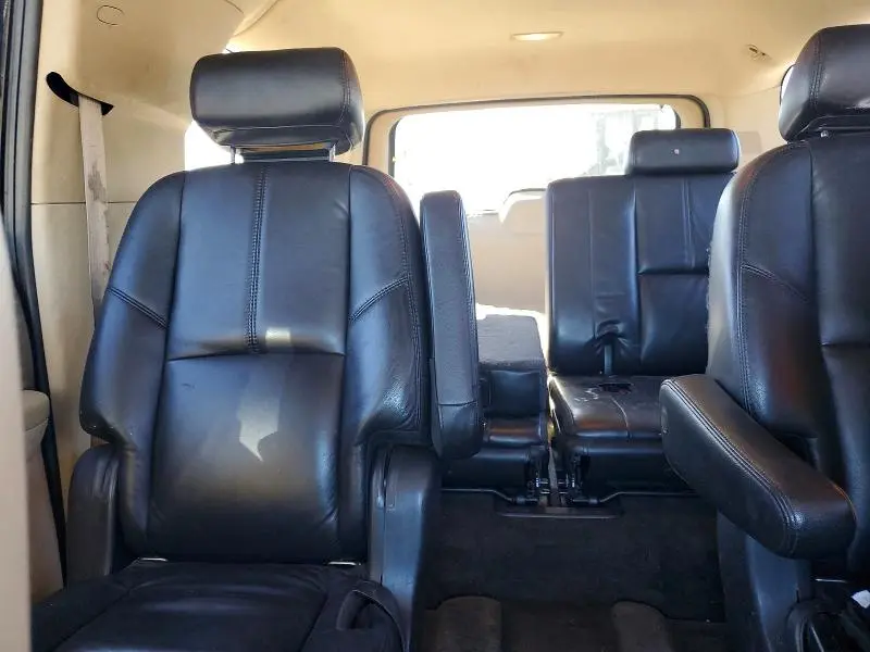 2011 CHEVROLET SUBURBAN K1500 LT  