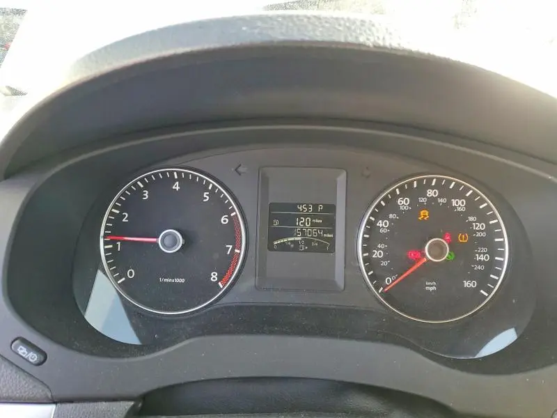 2013 VOLKSWAGEN JETTA SE  