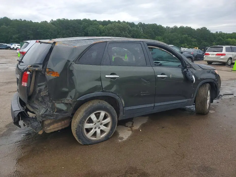 2013 KIA SORENTO LX  