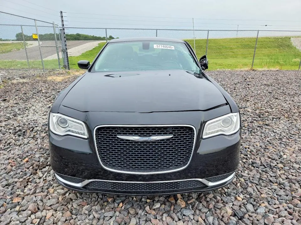 2016 CHRYSLER 300 LIMITED  