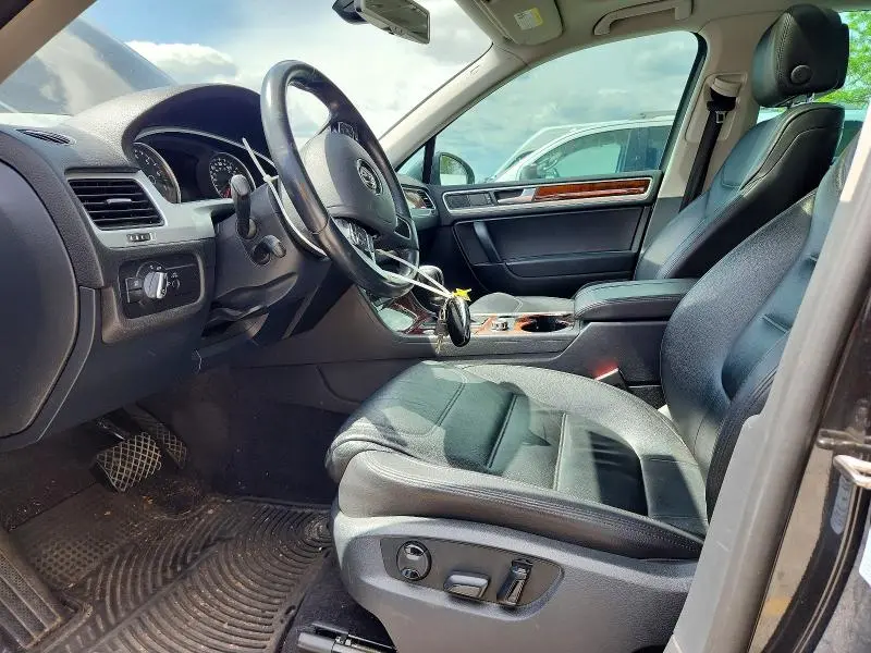 2014 VOLKSWAGEN TOUAREG V6  