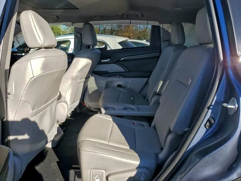2018 TOYOTA HIGHLANDER LIMITED  