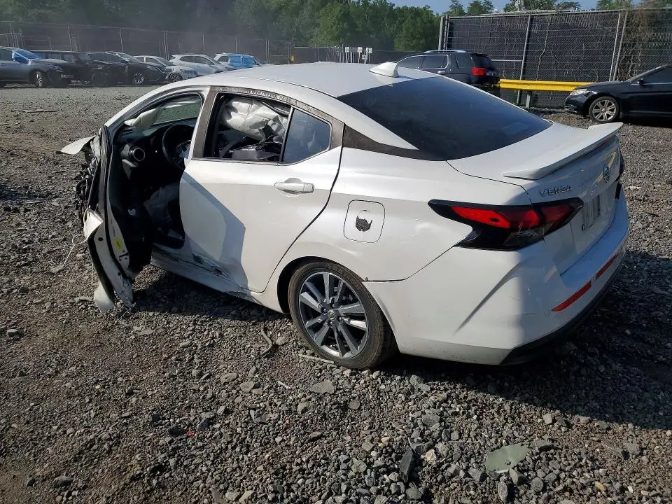 2021 NISSAN VERSA SV  