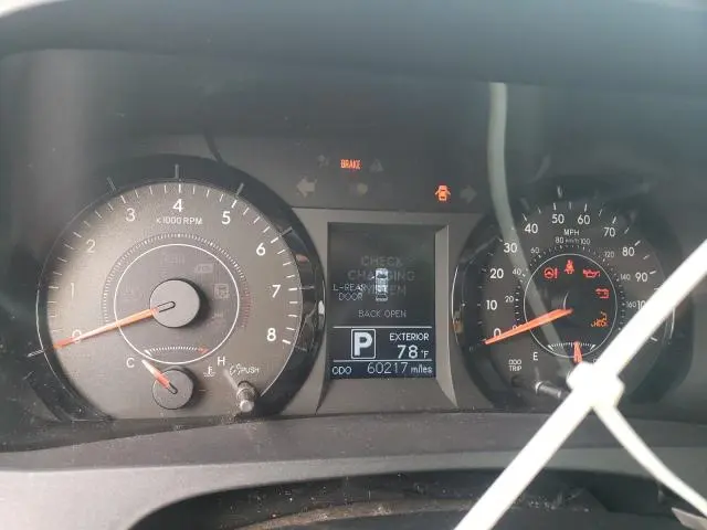 2015 TOYOTA SIENNA LE  