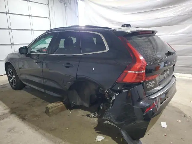 2022 VOLVO XC60 B5 MOMENTUM  