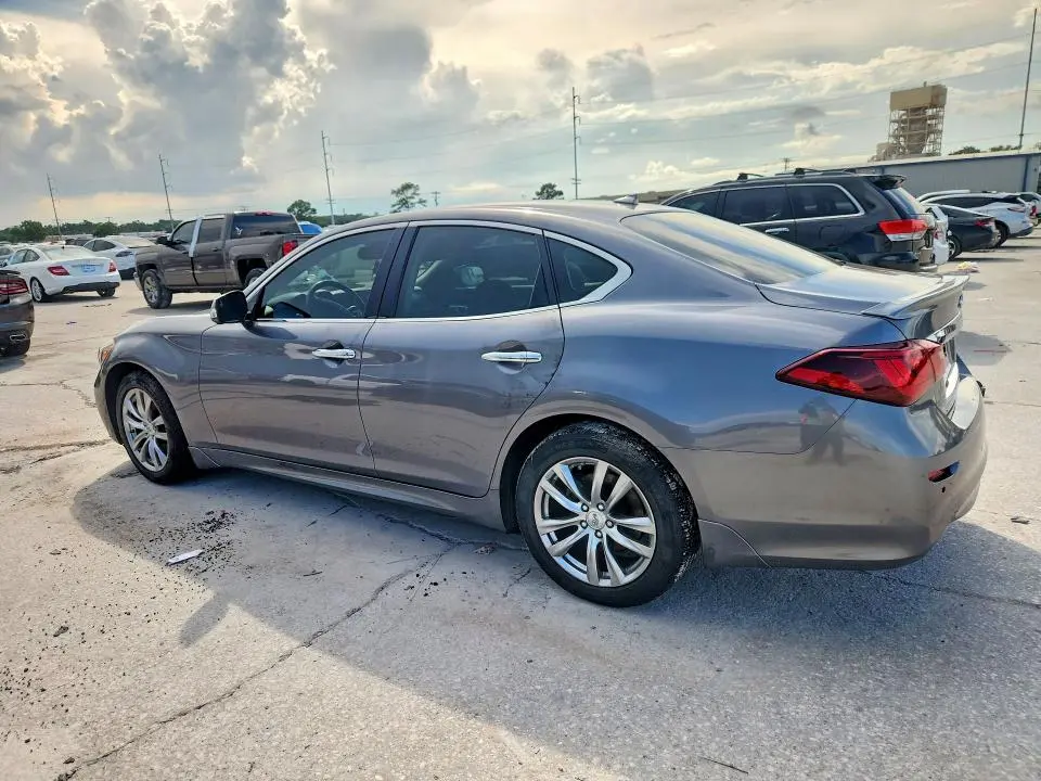 2019 INFINITI Q70 3.7 LUXE  