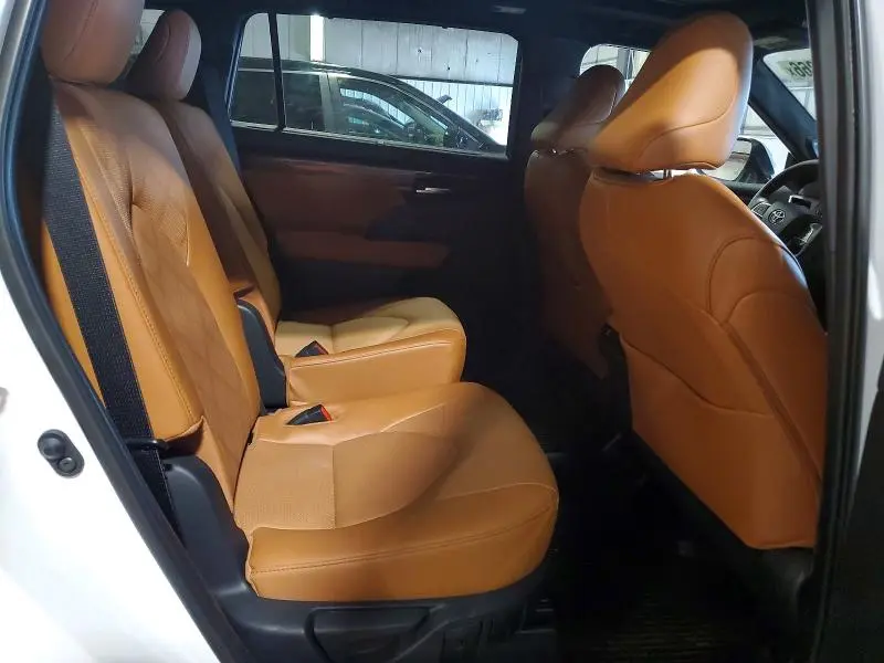 2025 TOYOTA HIGHLANDER PLATINUM  
