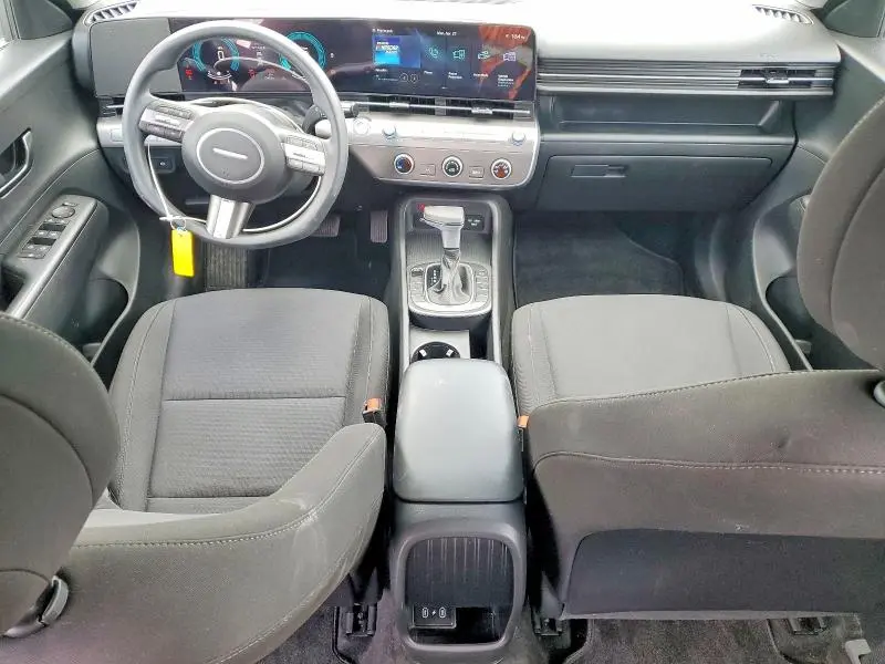 2025 HYUNDAI KONA SE  