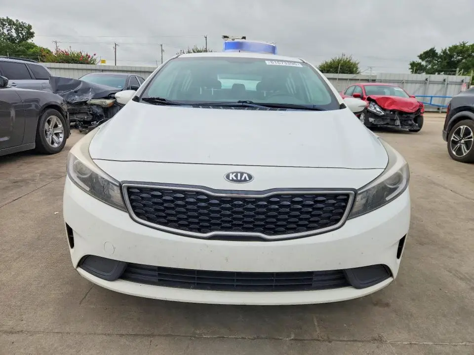 2017 KIA FORTE LX  