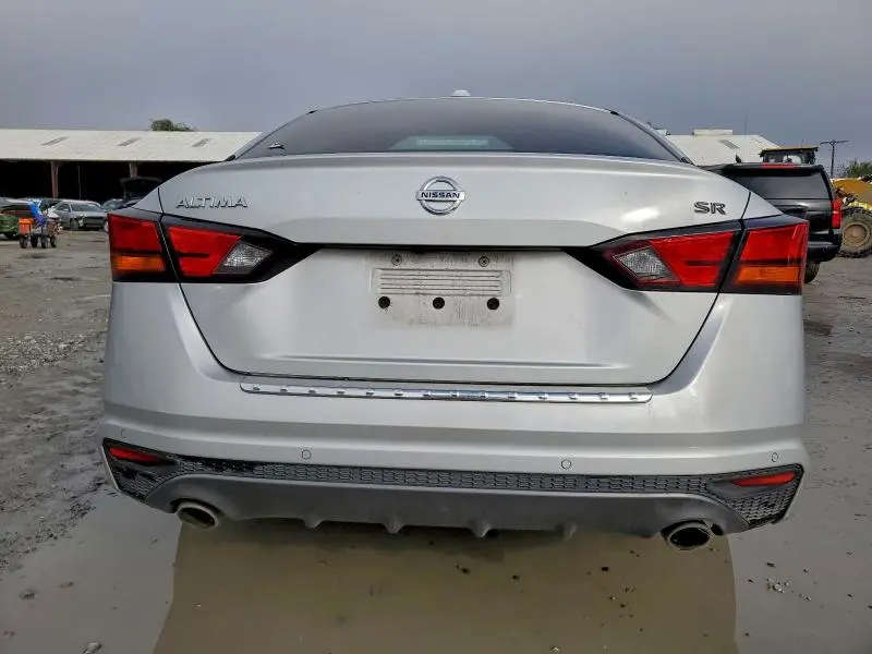 2022 NISSAN ALTIMA SR  