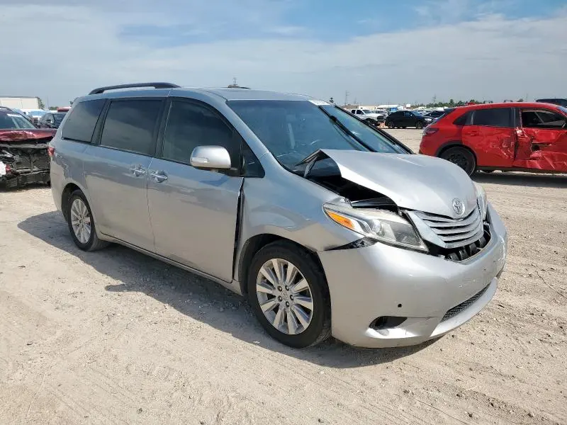2015 TOYOTA SIENNA XLE  