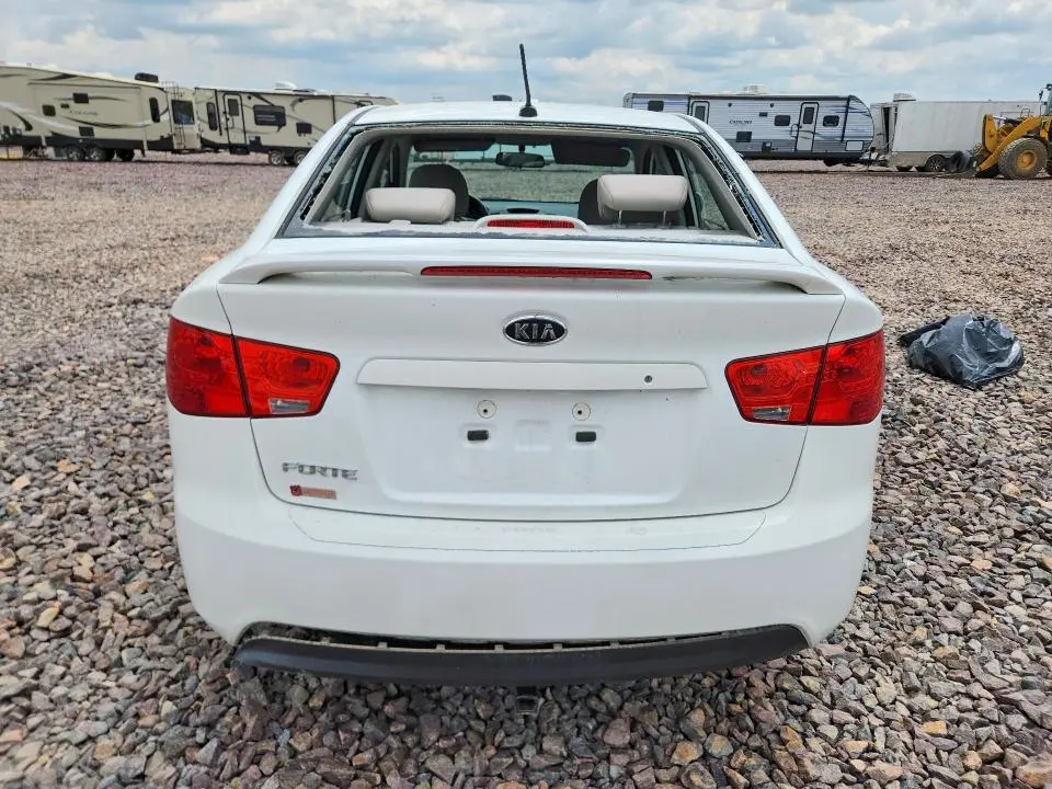 2013 KIA FORTE LX  
