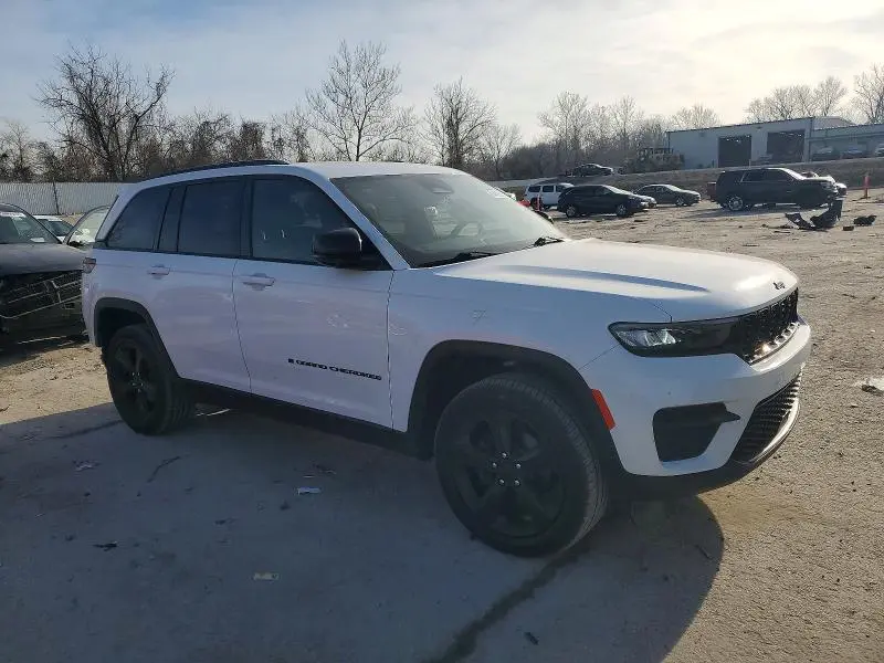 2022 JEEP GRAND CHEROKEE LAREDO  