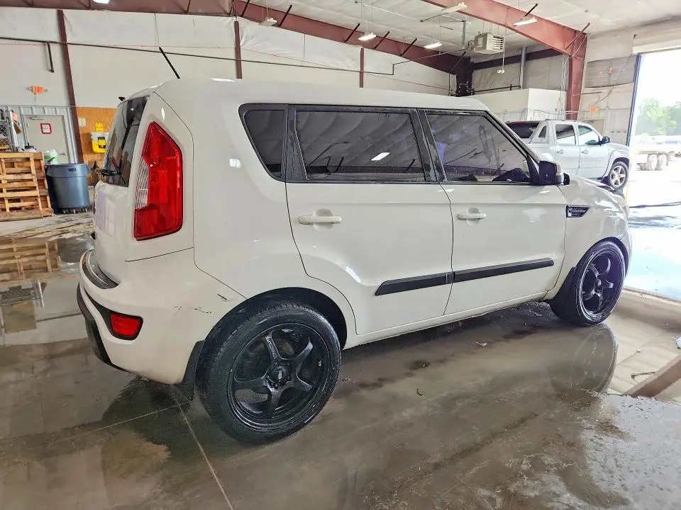 2013 KIA SOUL +  