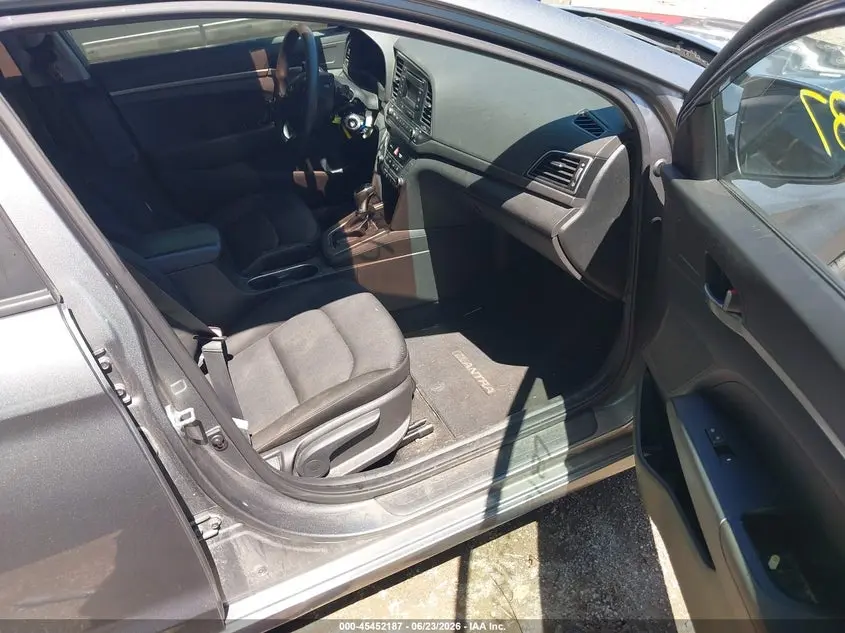2018 HYUNDAI ELANTRA SE