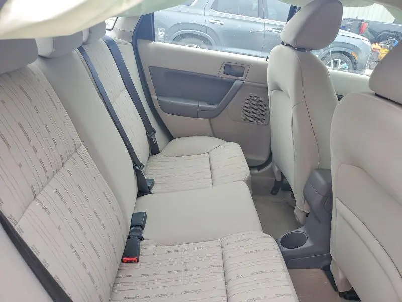 2011 FORD FOCUS SE  