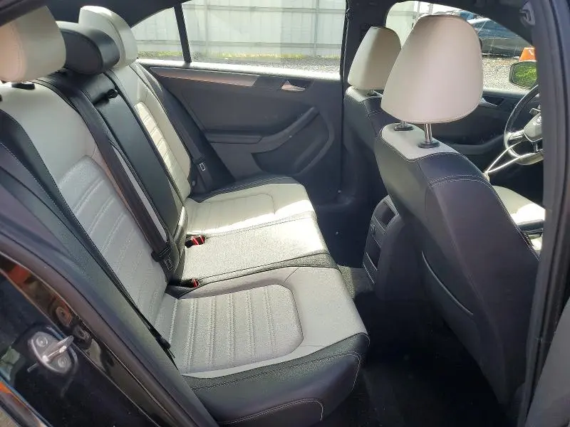 2016 VOLKSWAGEN JETTA SPORT  