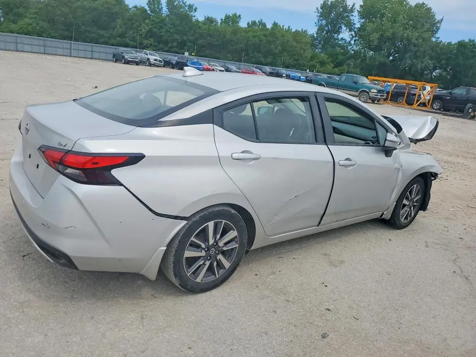 2020 NISSAN VERSA SV  