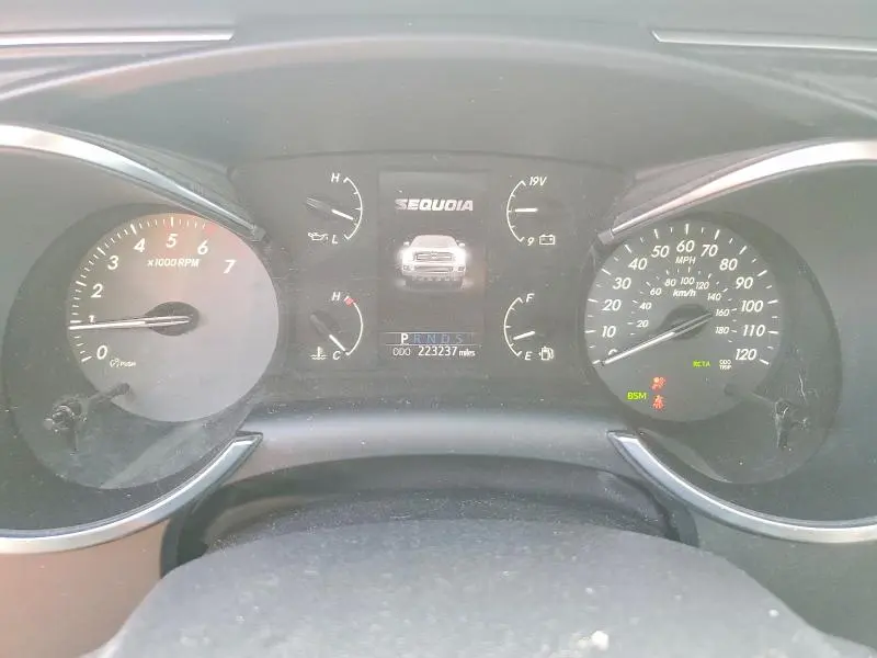 2019 TOYOTA SEQUOIA SR5  