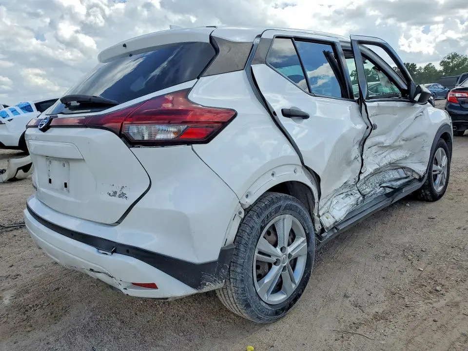 2021 NISSAN KICKS S  