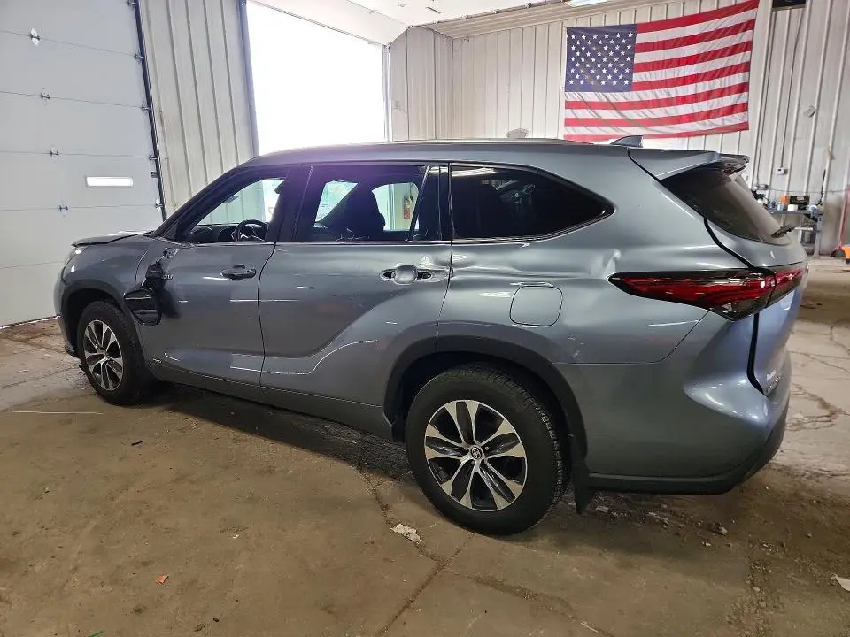 2021 TOYOTA HIGHLANDER HYBRID XLE  