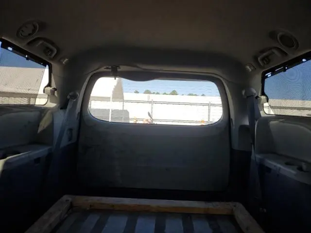 2011 TOYOTA SIENNA LE  