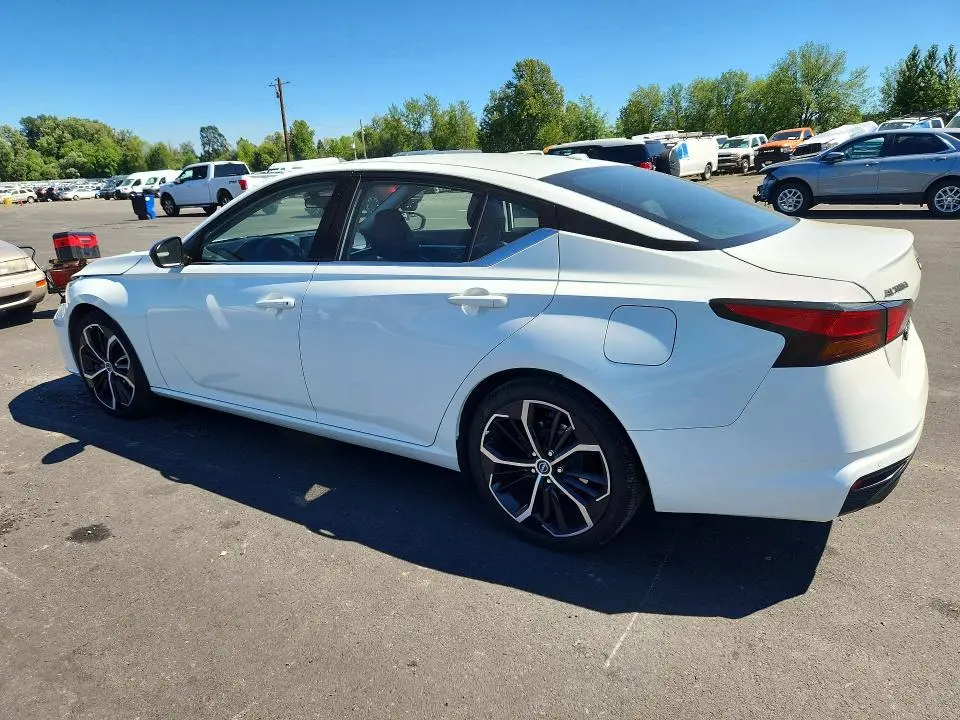 2023 NISSAN ALTIMA SR  