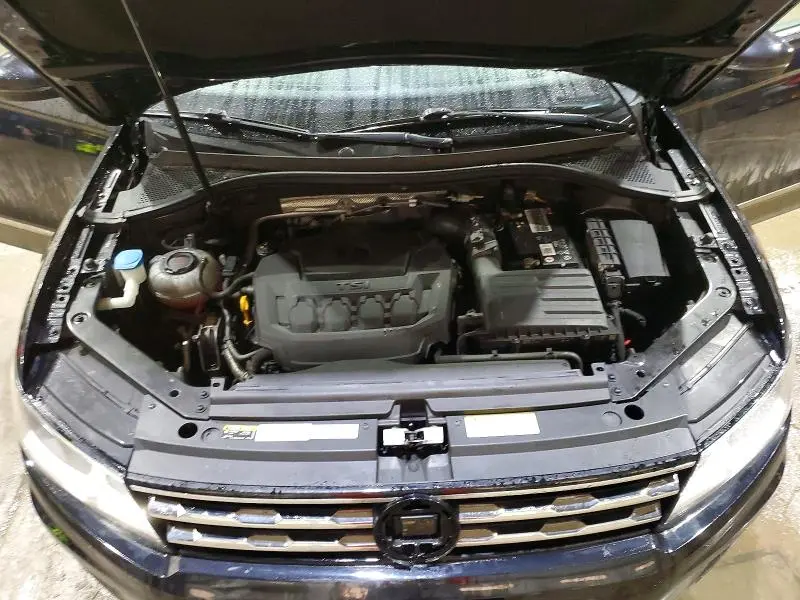 2021 VOLKSWAGEN TIGUAN SE  