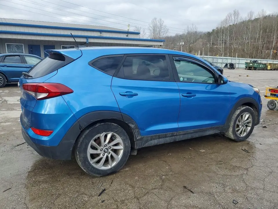 2017 HYUNDAI TUCSON SE  