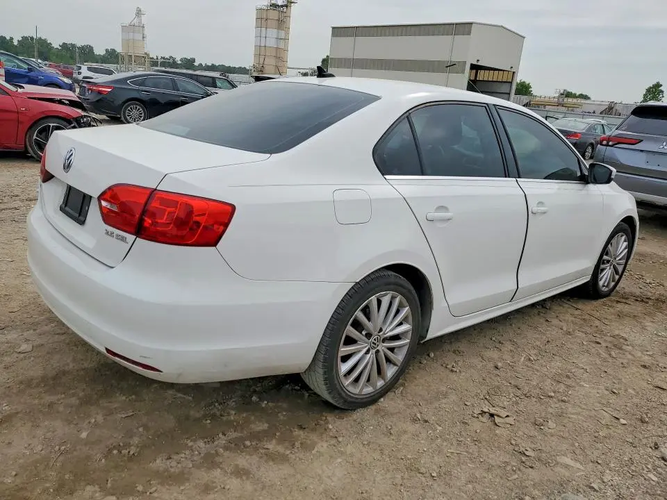 2013 VOLKSWAGEN JETTA SEL  