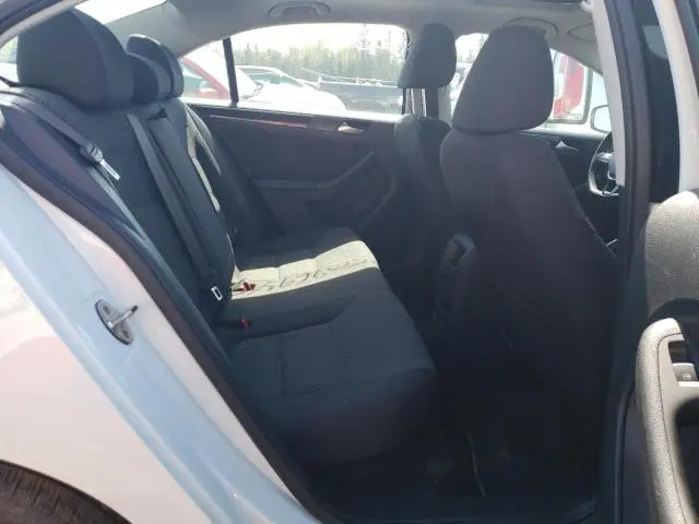 2016 VOLKSWAGEN JETTA SE  