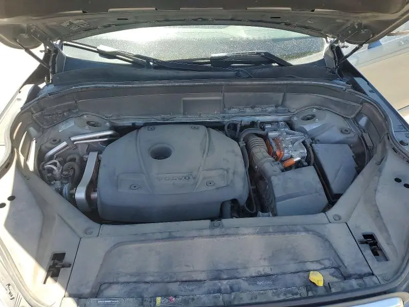 2016 VOLVO XC90 T8  