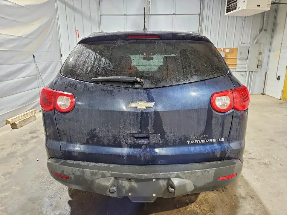 2011 CHEVROLET TRAVERSE LS  