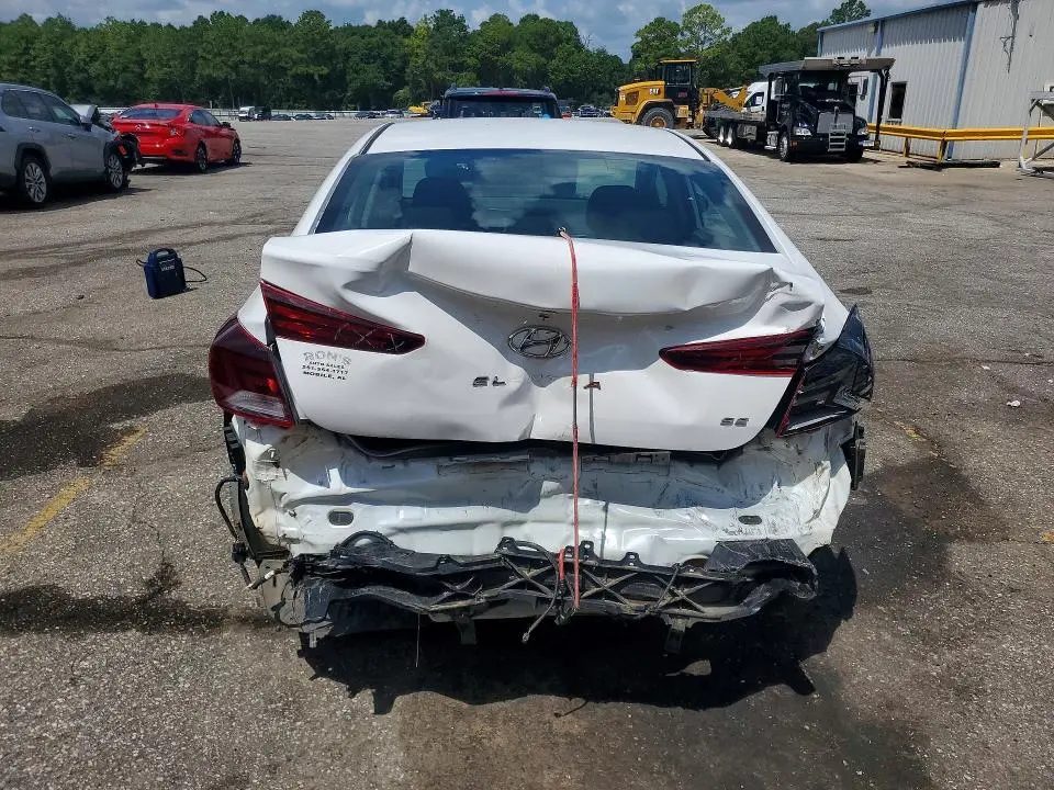 2020 HYUNDAI ELANTRA SE  