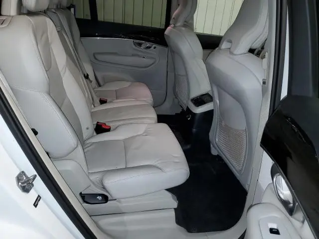 2019 VOLVO XC90 T8 MOMENTUM  