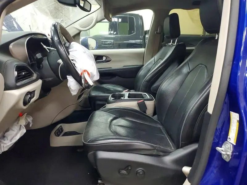 2019 CHRYSLER PACIFICA LIMITED  