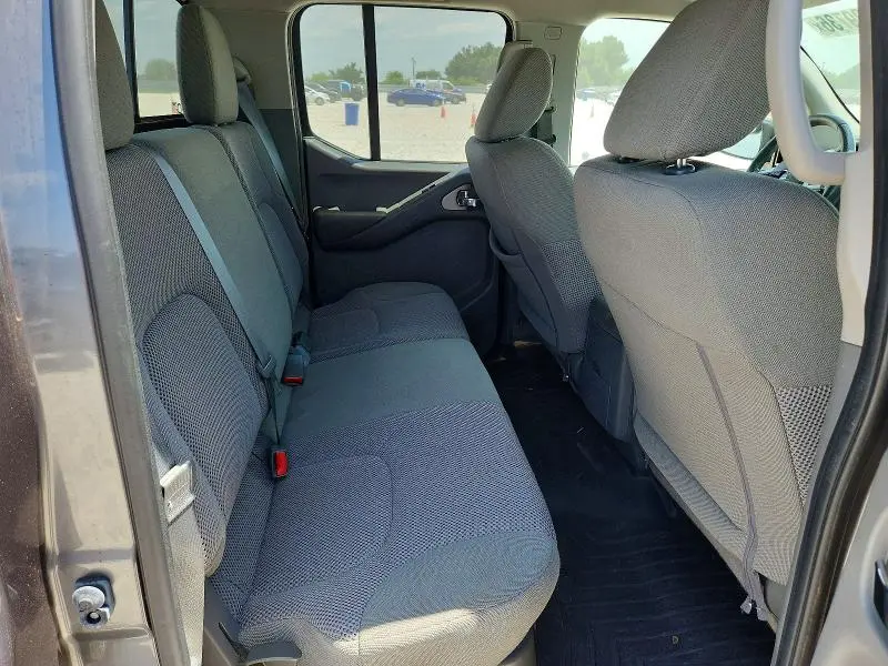 2018 NISSAN FRONTIER SV  