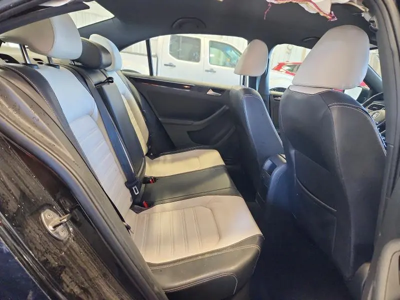 2015 VOLKSWAGEN JETTA SE  