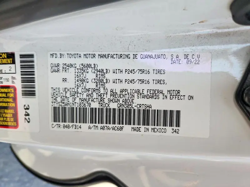 2022 TOYOTA TACOMA SR V6  